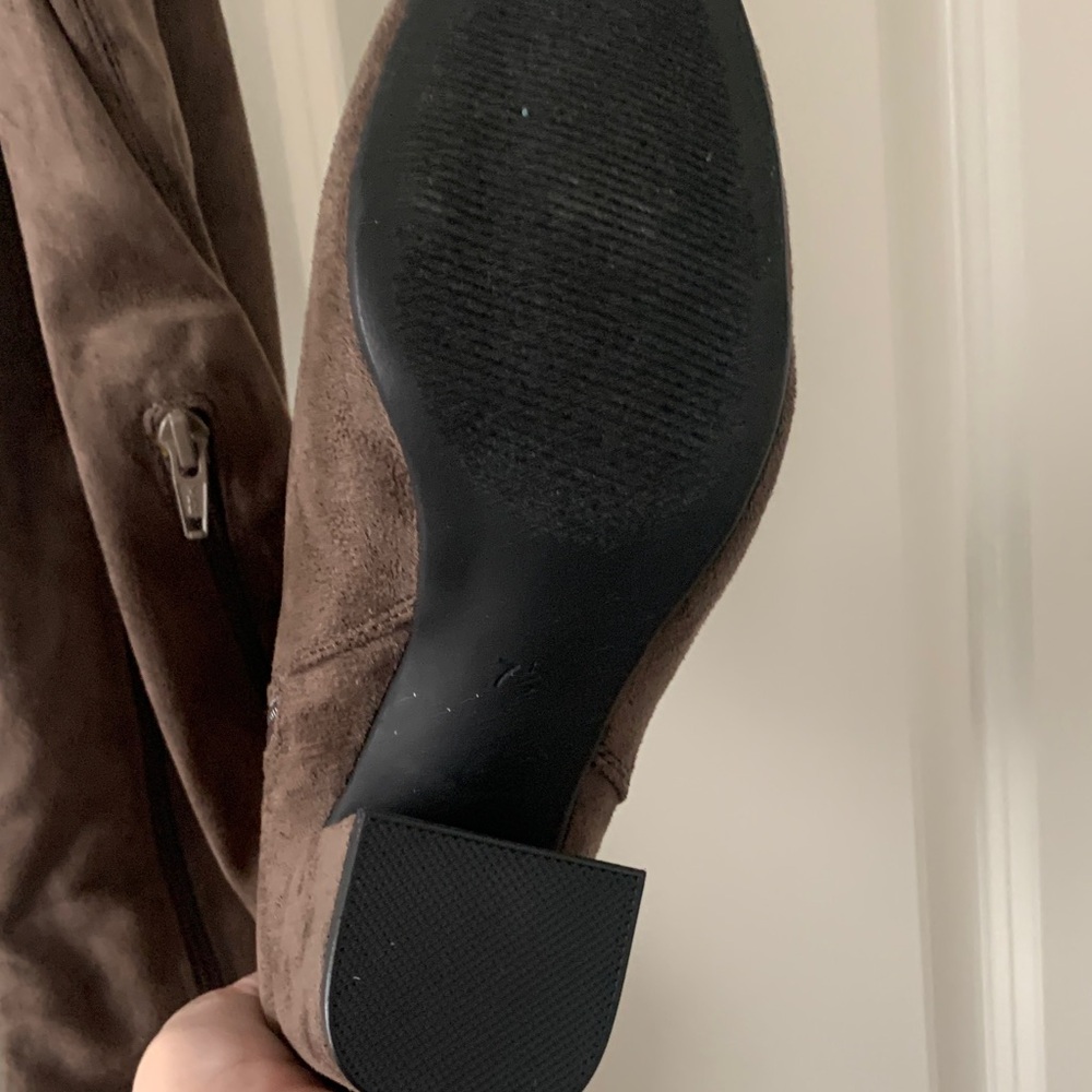 NWOT Taupe Over-the-Knee Women's Boots.
Rumer Hawa. - Picture 3 of 6